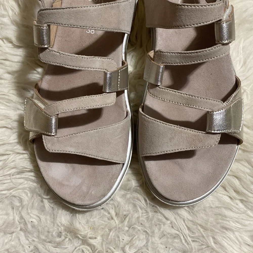 Ara Bayview Triple‎ Adjustable Wedge Sandal Platinum / Sand / Metallic Leather 8